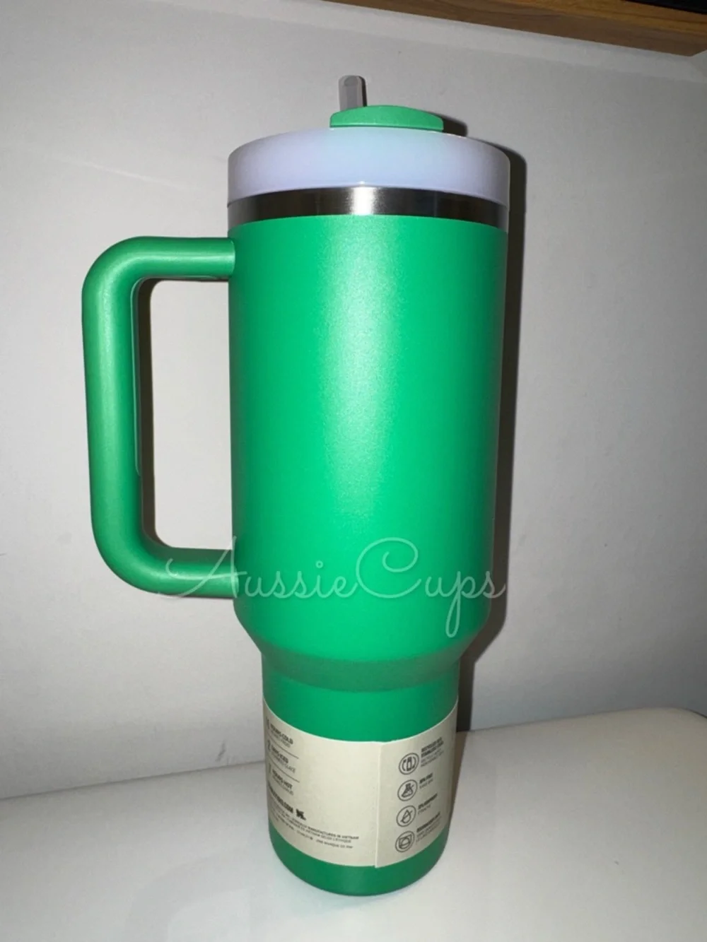 Stanley Meadow 40 oz Quencher H2.0 Tumbler in Bright Green w/ Lid & Straw - Picture 4 of 9